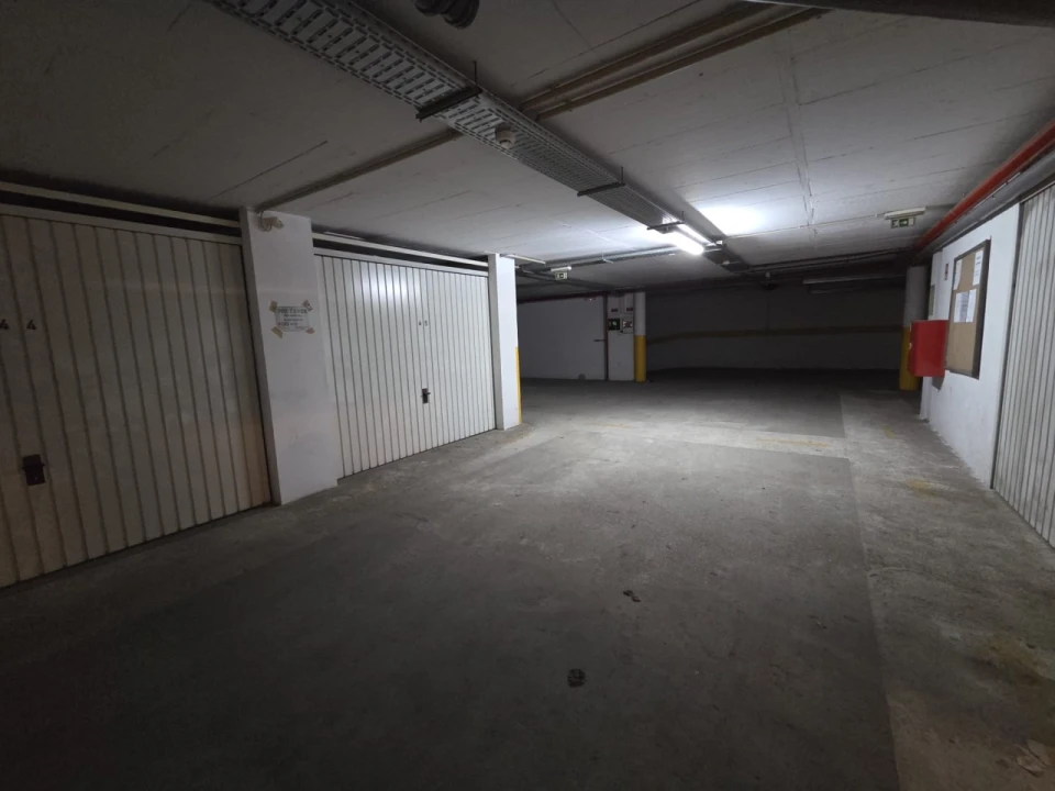 Garagem para Arrendamento em Alto do Seixalinho, Santo André e Verderena Foto 11