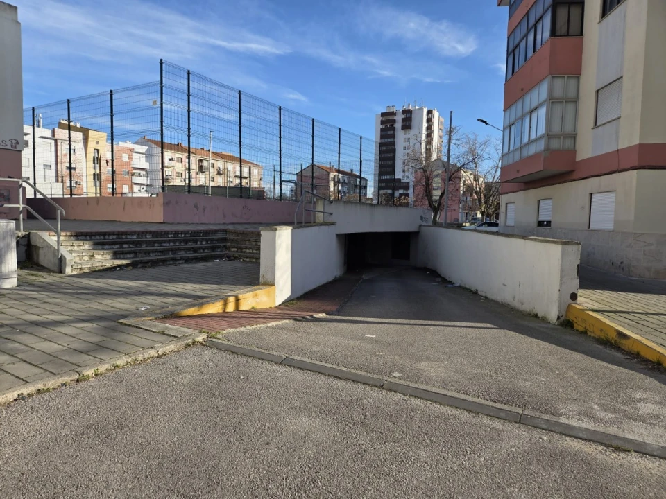 Garagem para Arrendamento em Alto do Seixalinho, Santo André e Verderena Foto 13