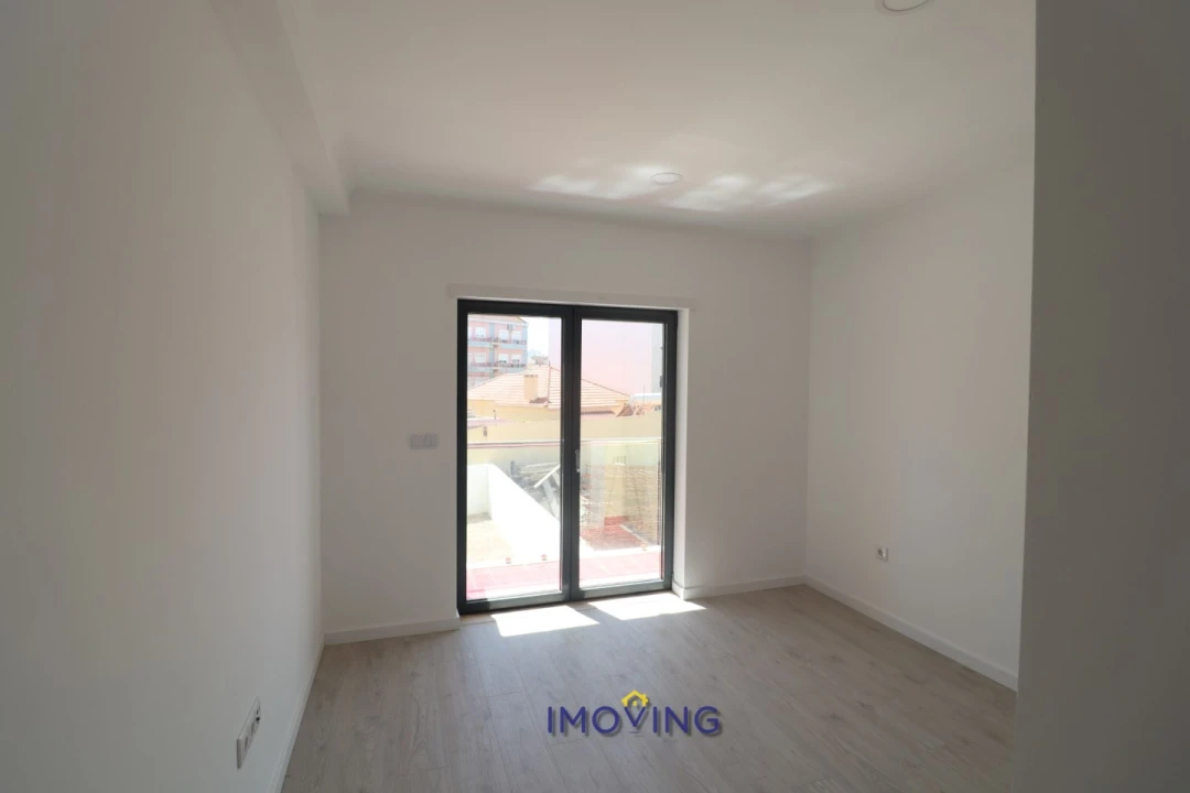 Apartamento T2 para Venda em Barreiro e Lavradio Foto 8