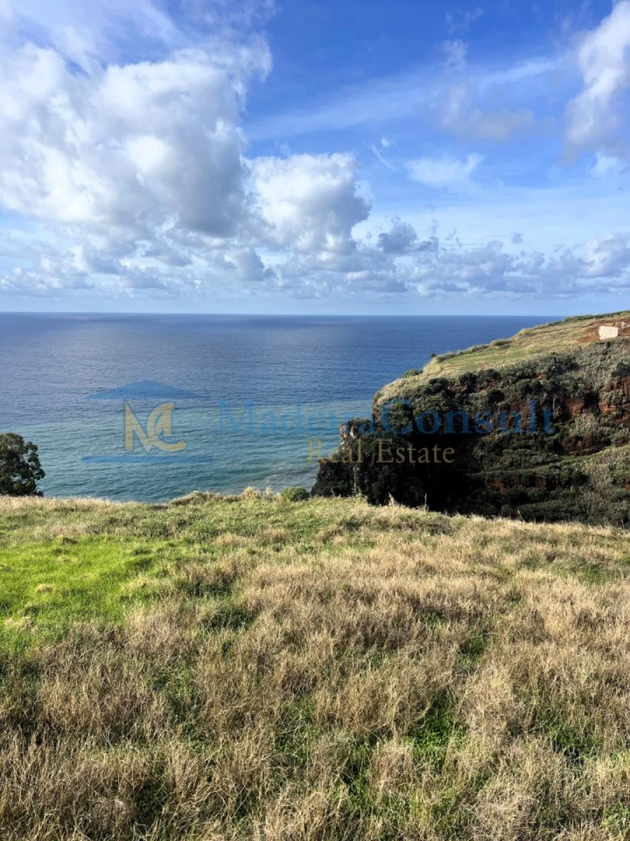 Terreno para Venda em Calheta Foto 1