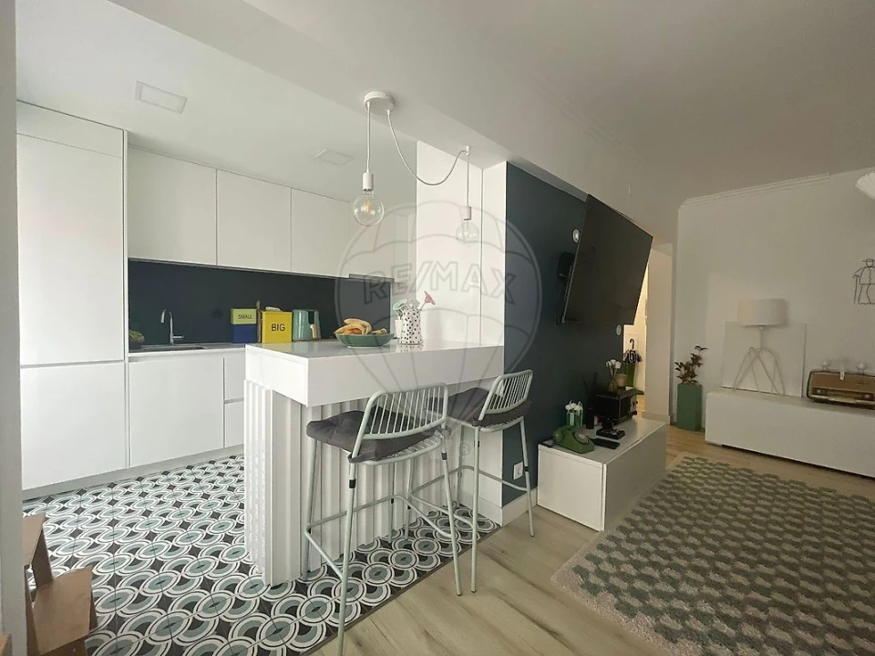 Apartamento T3 para Venda em Carnaxide e Queijas Foto 2