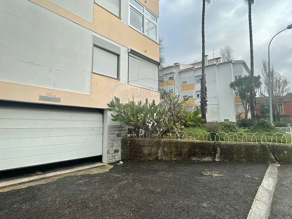 Apartamento T3 para Venda em Carnaxide e Queijas Foto 36