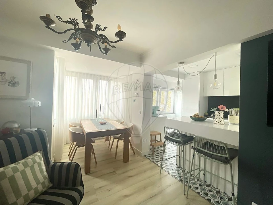 Apartamento T3 para Venda em Carnaxide e Queijas Foto 12