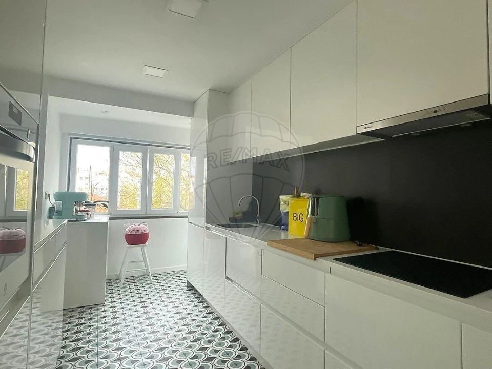 Apartamento T3 para Venda em Carnaxide e Queijas Foto 4