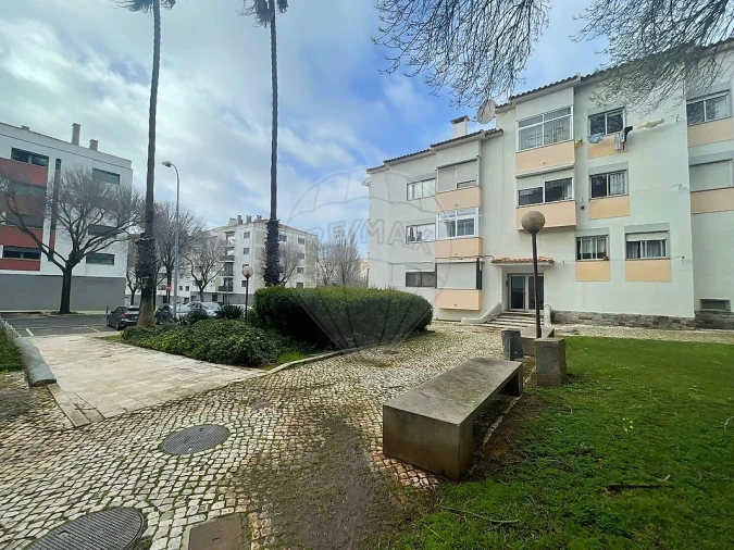 Apartamento T3 para Venda em Carnaxide e Queijas Foto 30