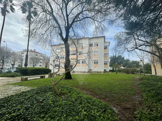 Apartamento T3 para Venda em Carnaxide e Queijas Foto 35