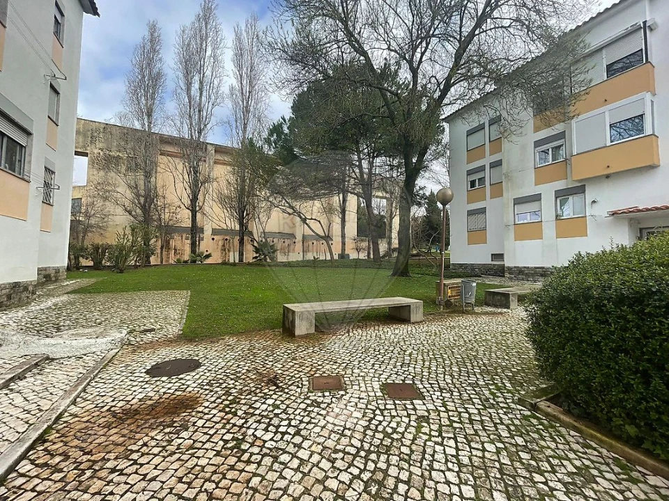 Apartamento T3 para Venda em Carnaxide e Queijas Foto 29