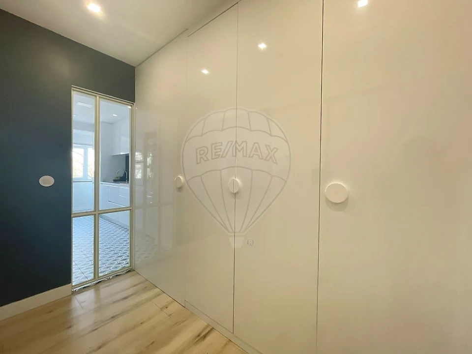 Apartamento T3 para Venda em Carnaxide e Queijas Foto 1