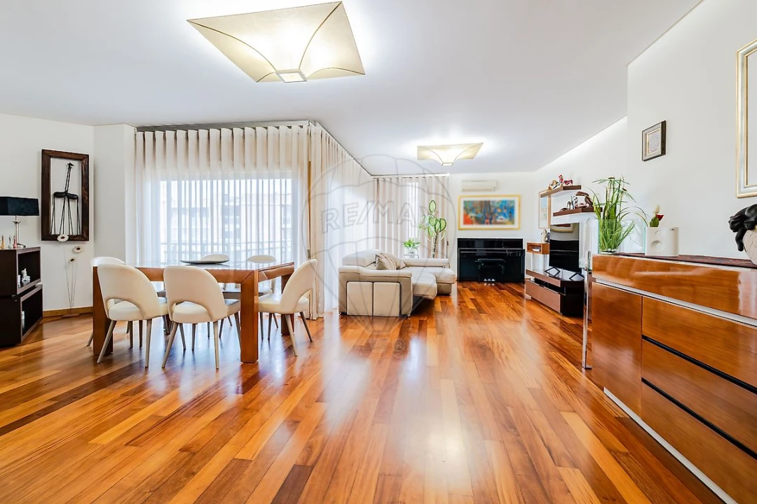 Apartamento T4 para Venda em Alverca do Ribatejo e Sobralinho Foto 11