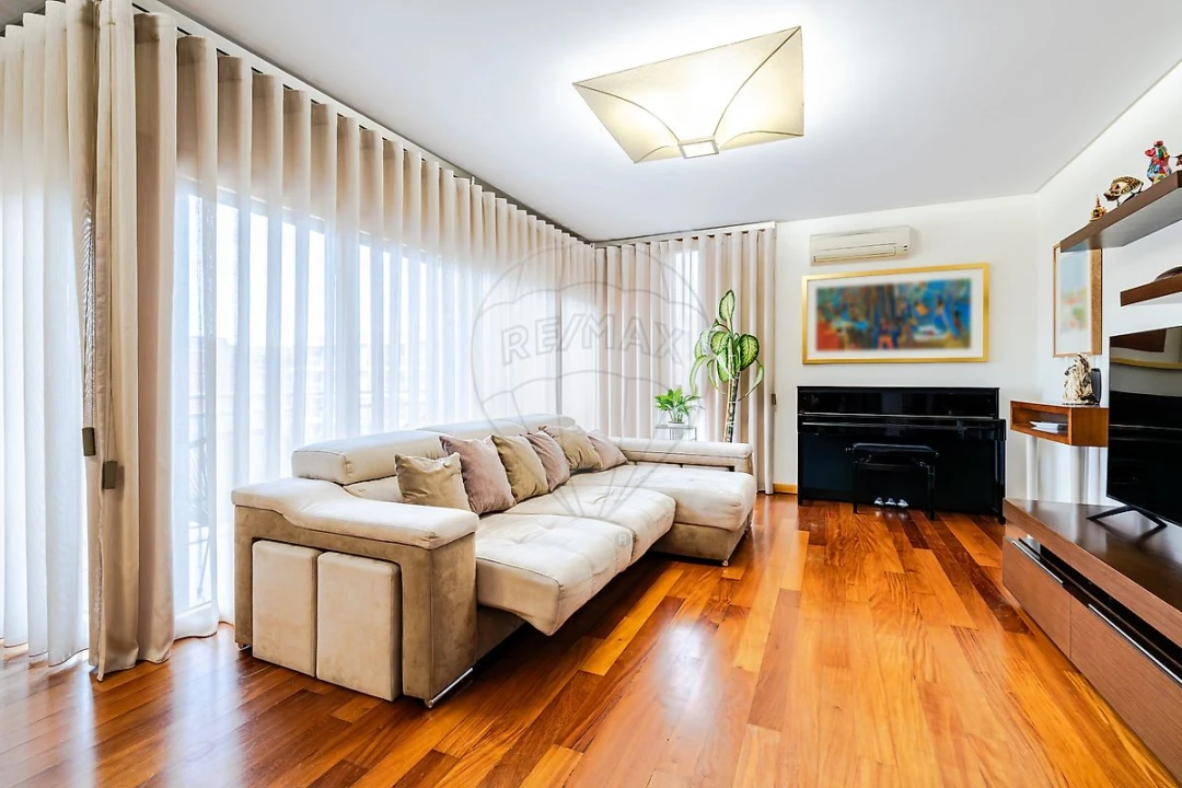 Apartamento T4 para Venda em Alverca do Ribatejo e Sobralinho Foto 1