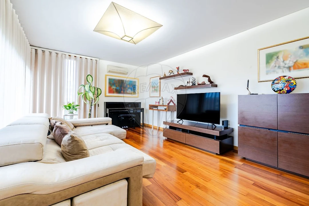 Apartamento T4 para Venda em Alverca do Ribatejo e Sobralinho Foto 2