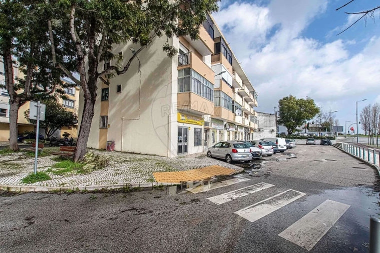 Apartamento T2 para Venda em Alverca do Ribatejo e Sobralinho Foto 3