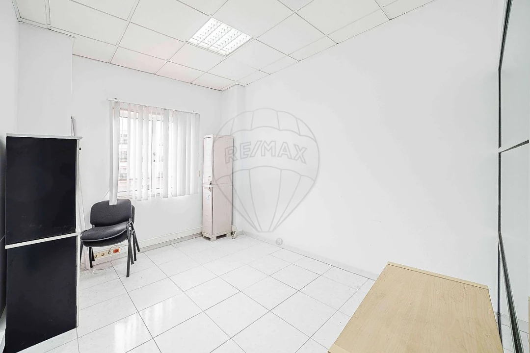 Loja para Venda em Rio de Mouro Foto 20