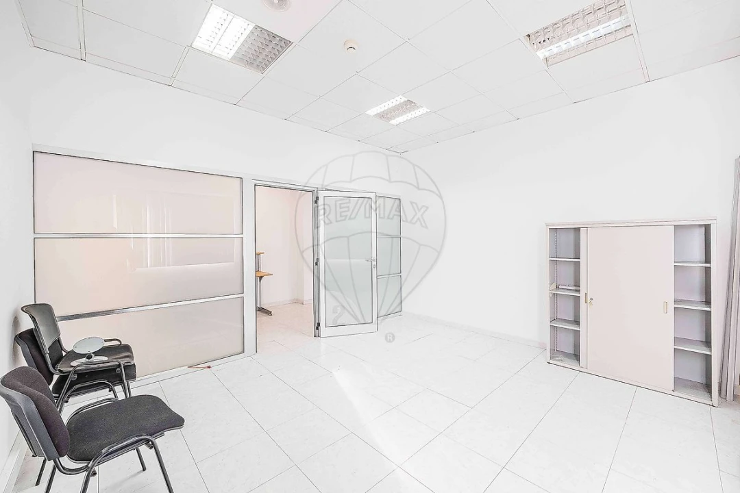 Loja para Venda em Rio de Mouro Foto 21