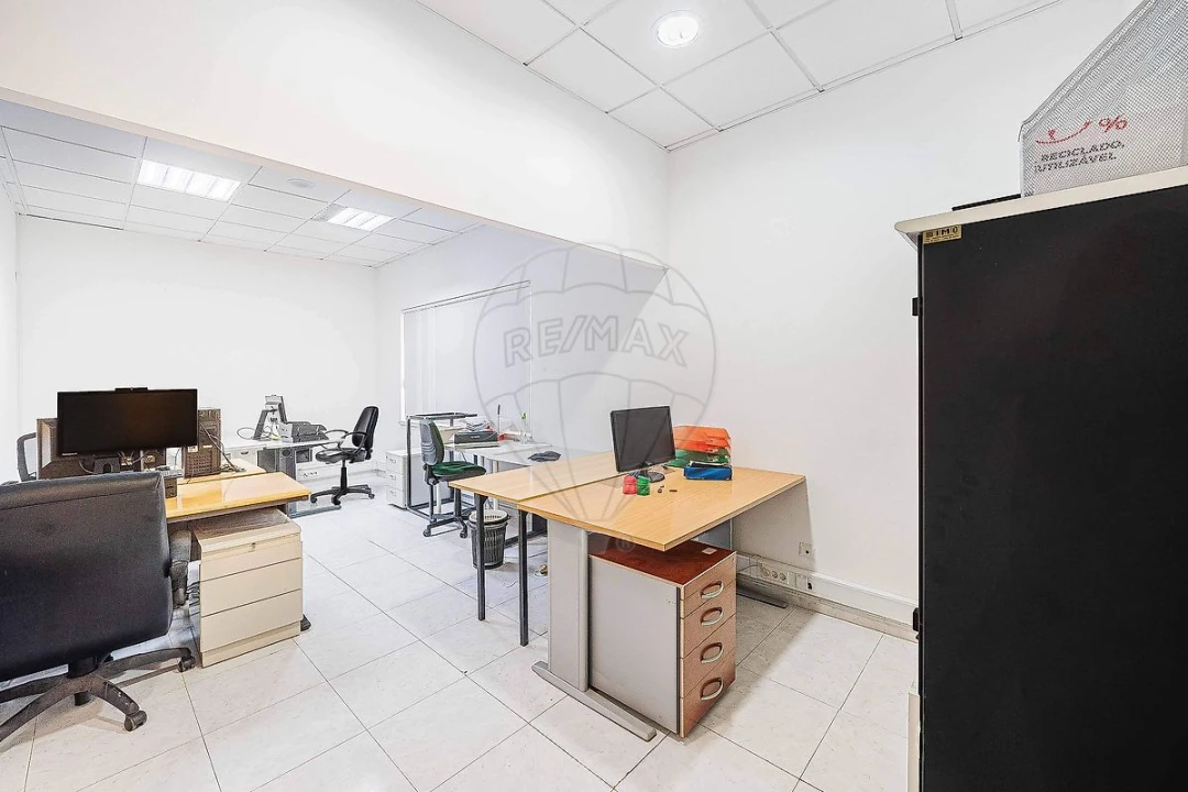 Loja para Venda em Rio de Mouro Foto 13