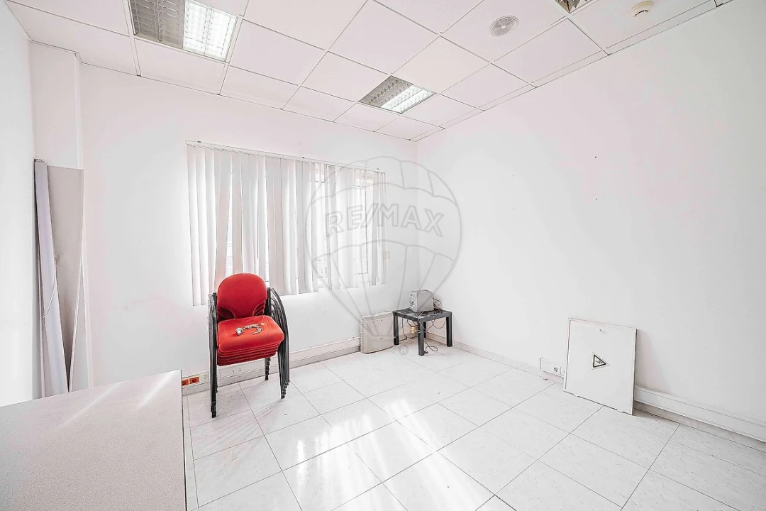 Loja para Venda em Rio de Mouro Foto 26