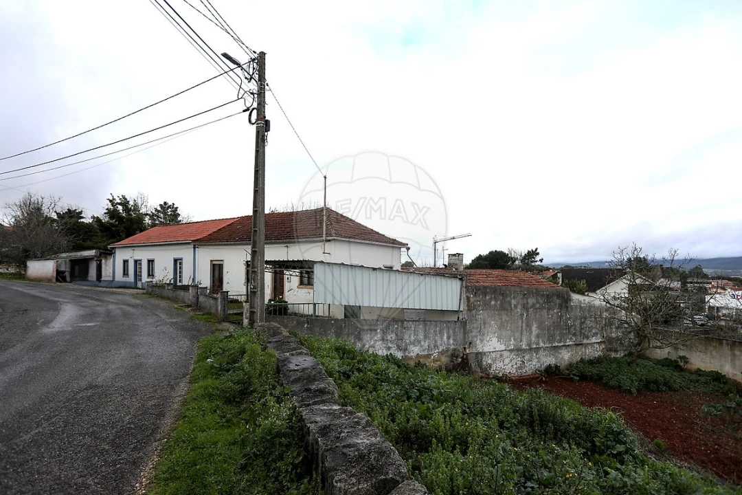 Moradia T2 para Venda em Benedita Foto 38