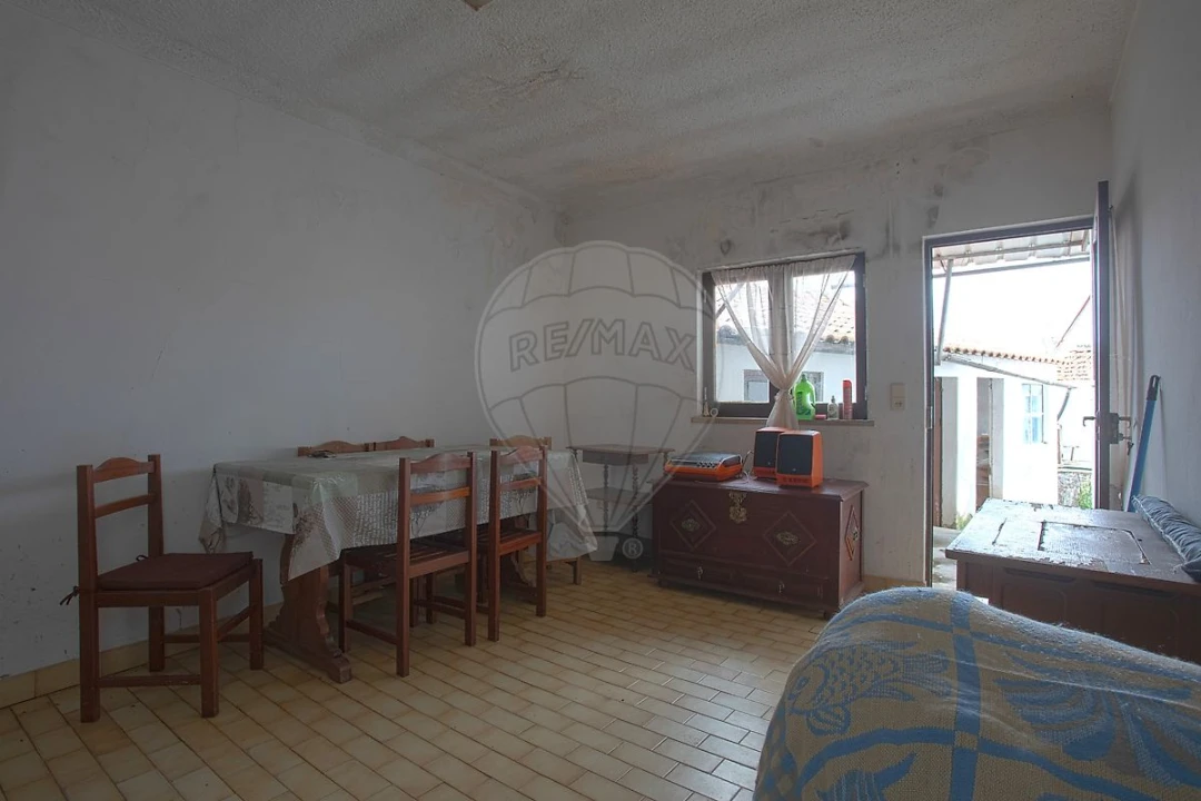 Moradia T2 para Venda em Benedita Foto 18