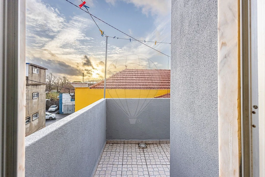 Moradia T2 para Venda em Vila Nova da Rainha Foto 9