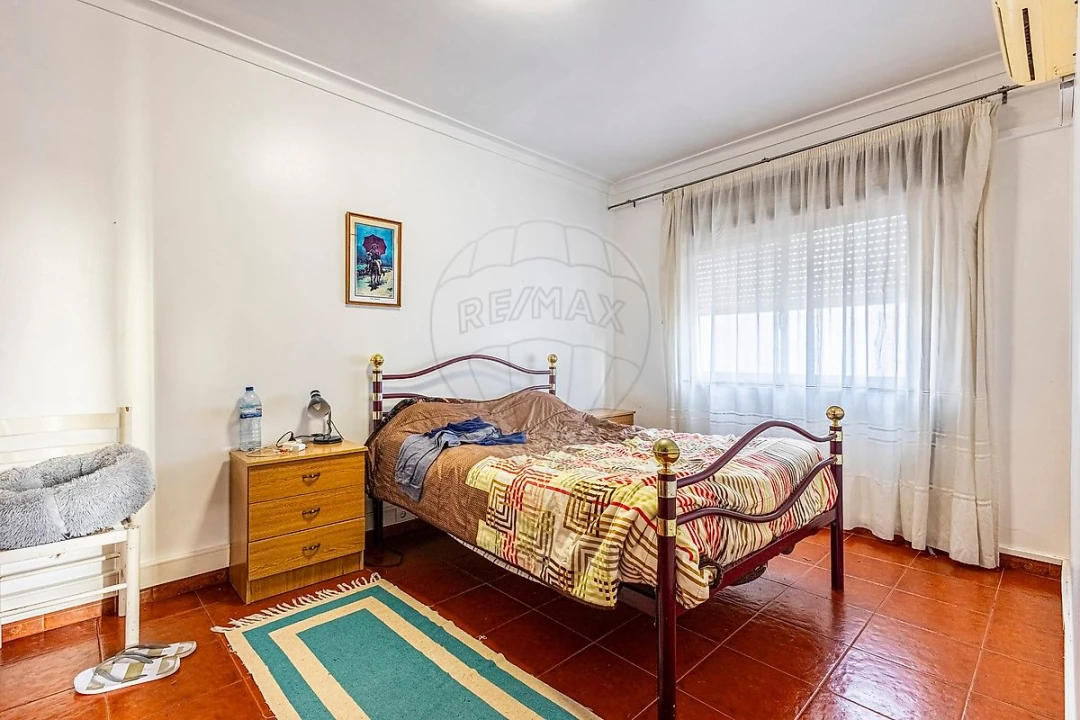 Moradia T2 para Venda em Vila Nova da Rainha Foto 15