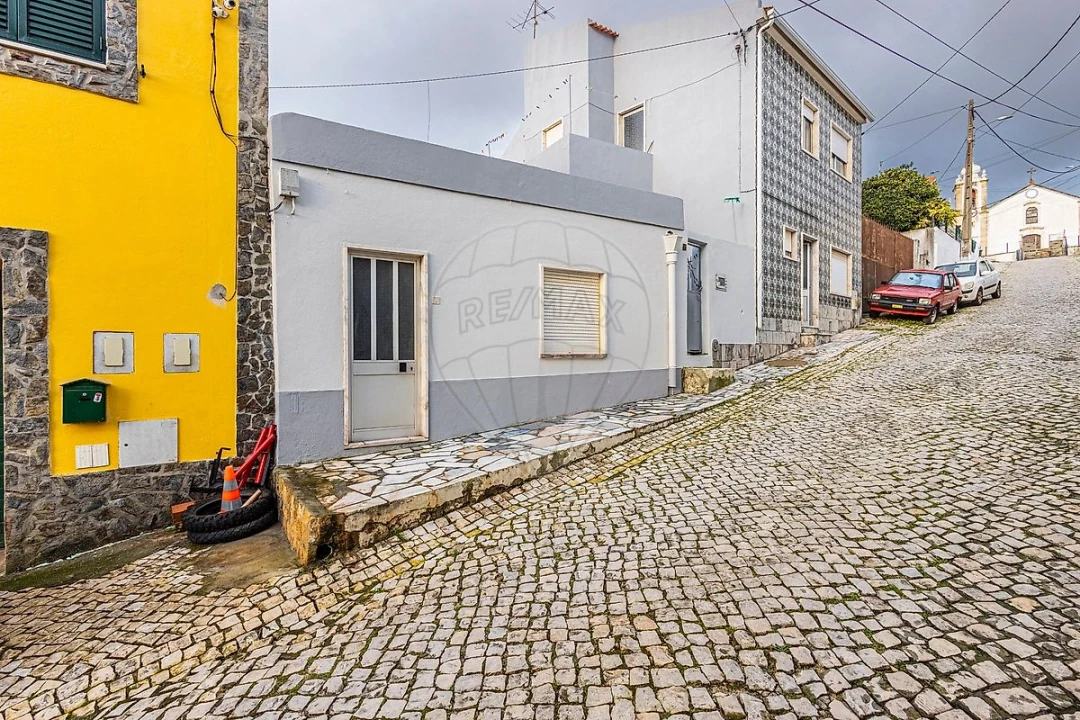 Moradia T2 para Venda em Vila Nova da Rainha Foto 1