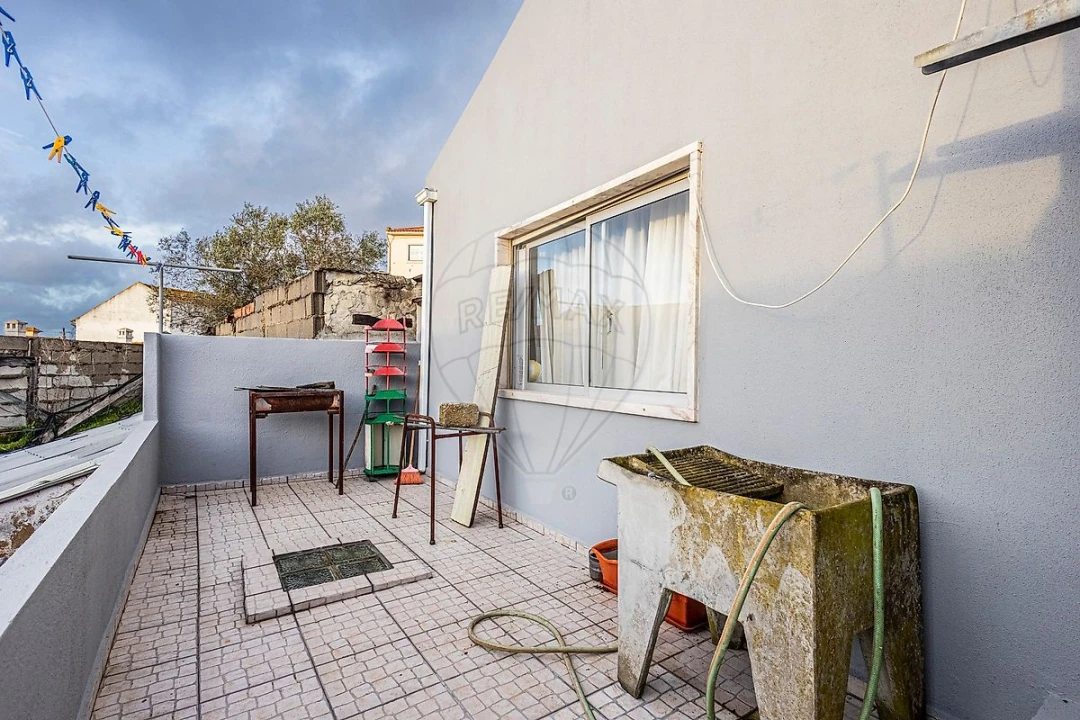 Moradia T2 para Venda em Vila Nova da Rainha Foto 11