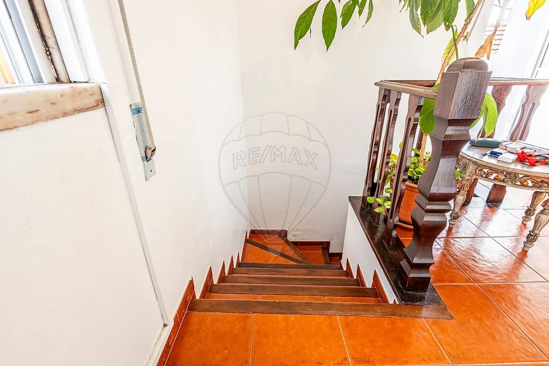 Moradia T2 para Venda em Vila Nova da Rainha Foto 8