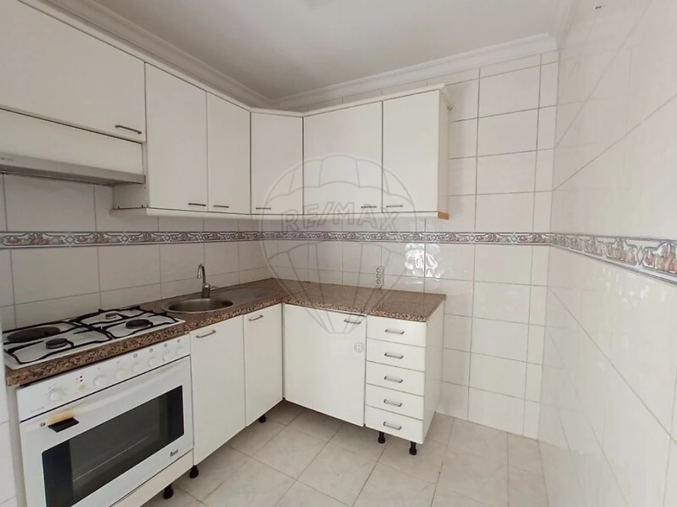 Apartamento T2 para Venda em Rio Tinto Foto 3