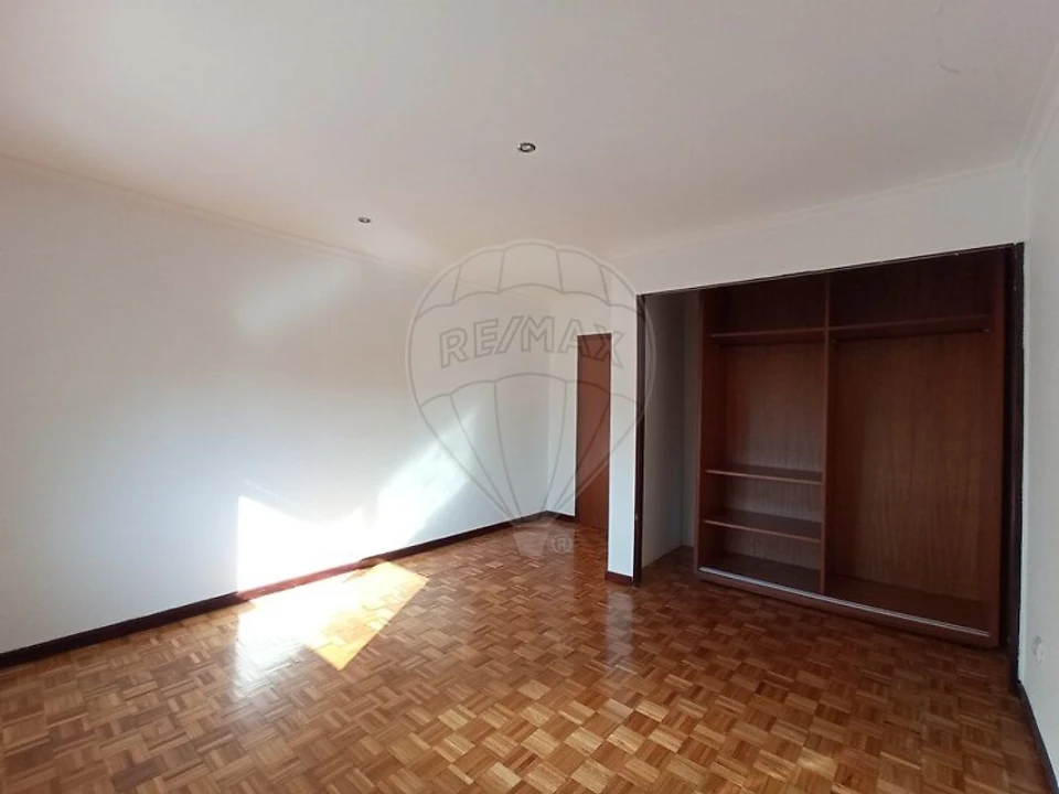 Apartamento T2 para Venda em Rio Tinto Foto 2