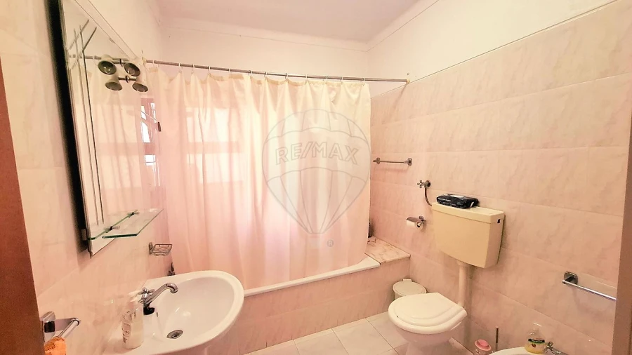 Apartamento T3 para Venda em Sines Foto 4