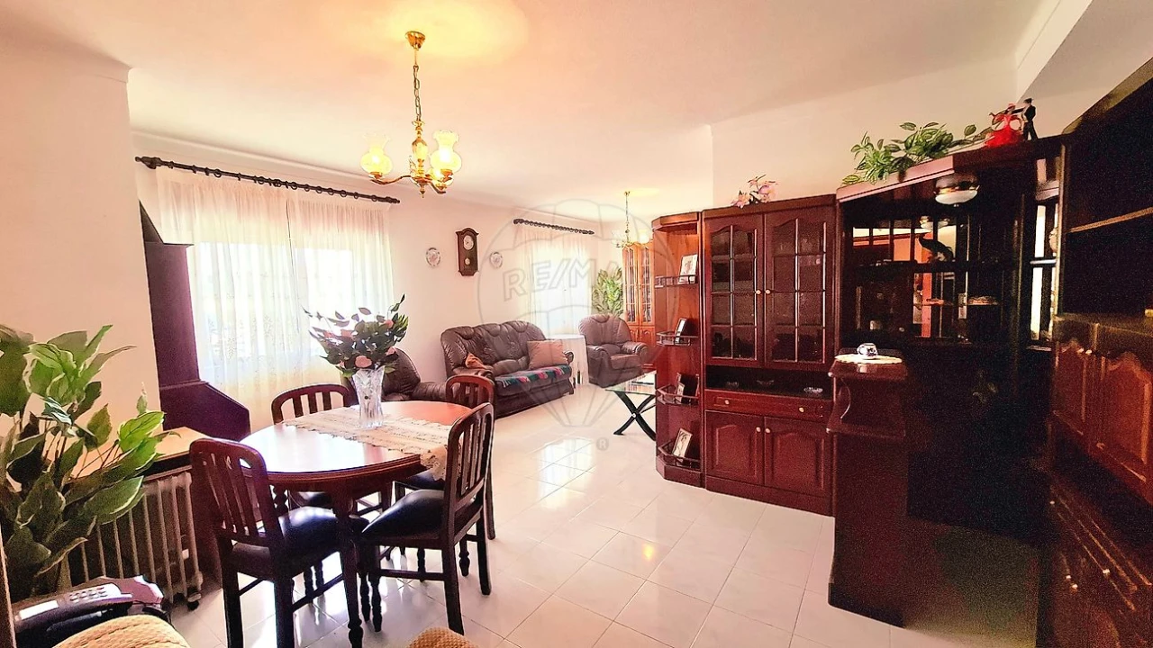 Apartamento T3 para Venda em Sines Foto 11