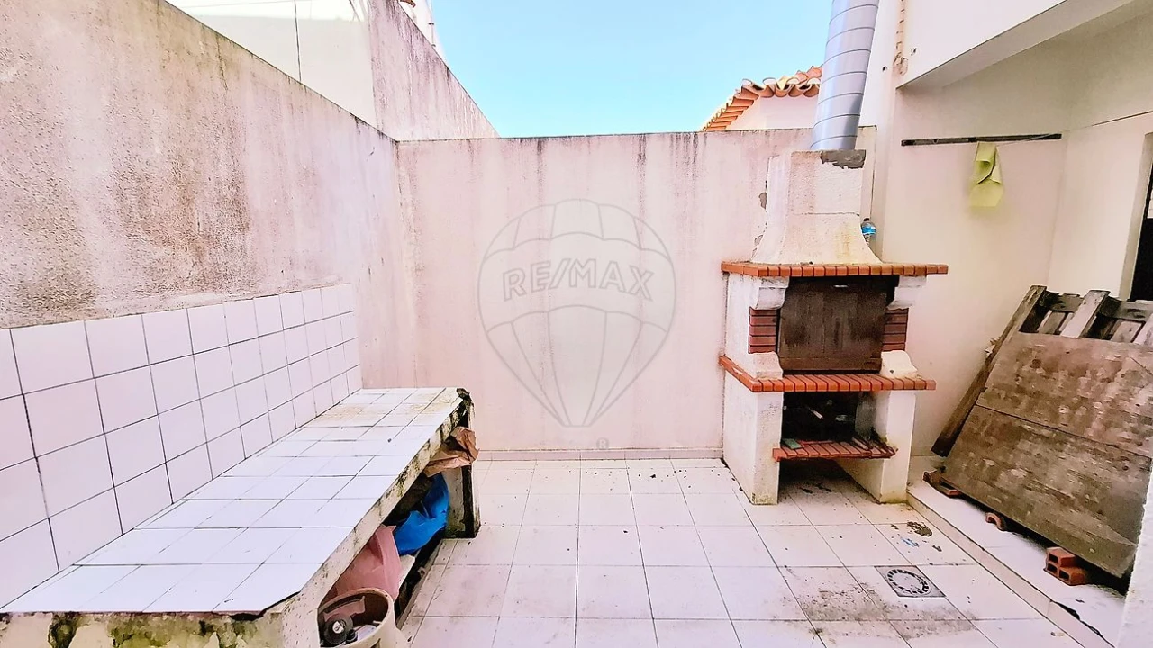 Apartamento T3 para Venda em Sines Foto 17