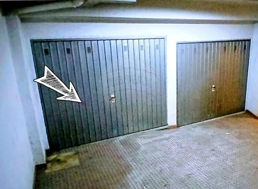 Garagem para Venda em Agualva e Mira-Sintra Foto 3