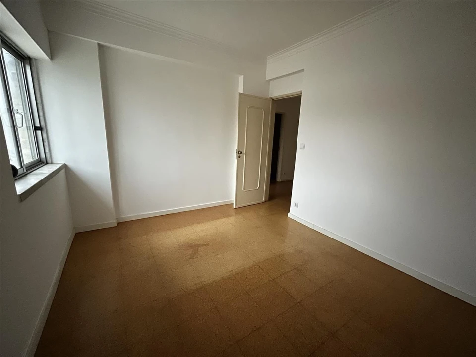 Apartamento T2 para Venda em Agualva e Mira-Sintra Foto 5