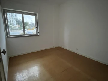 Apartamento T2 para Venda em Agualva e Mira-Sintra