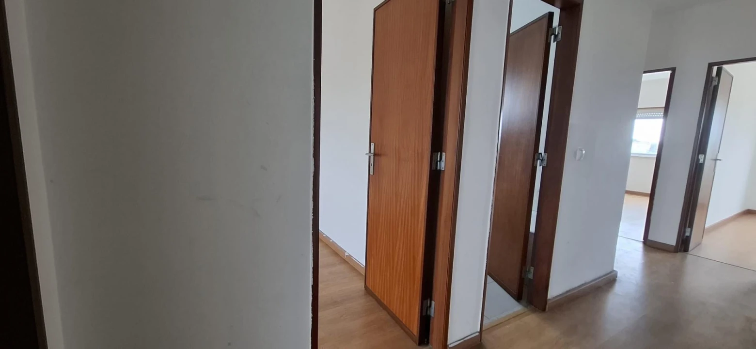 Apartamento T3 para Venda em Agualva e Mira-Sintra Foto 13