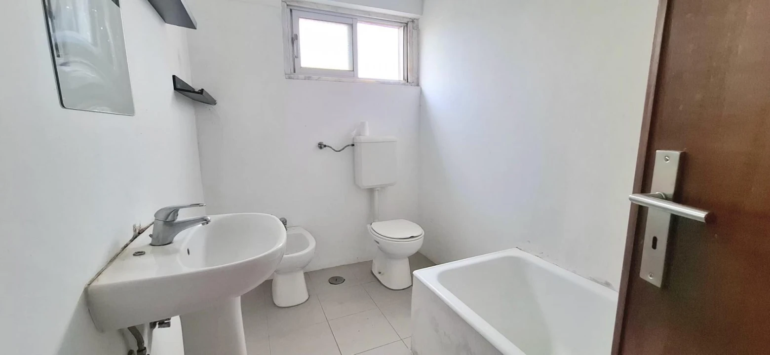 Apartamento T3 para Venda em Agualva e Mira-Sintra Foto 15