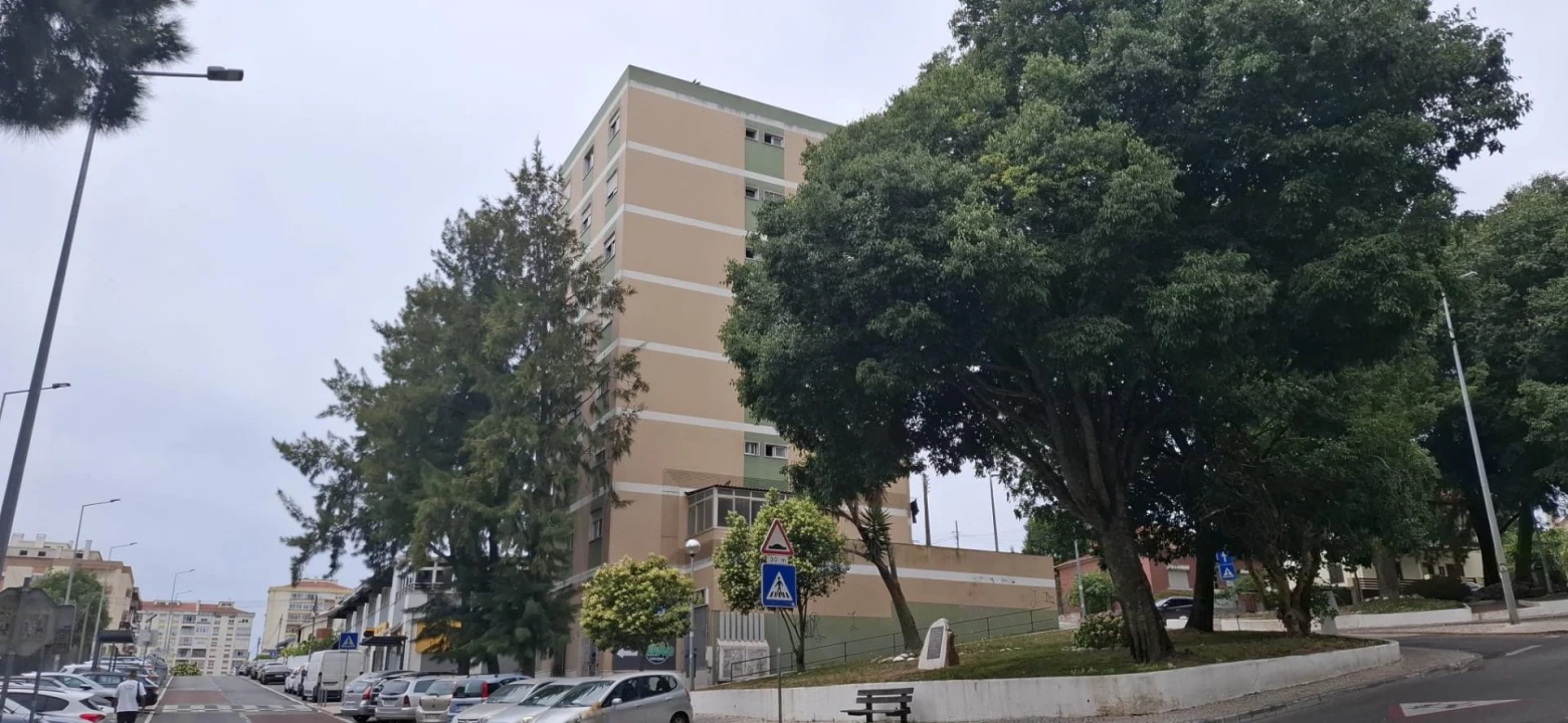 Apartamento T3 para Venda em Agualva e Mira-Sintra Foto 17