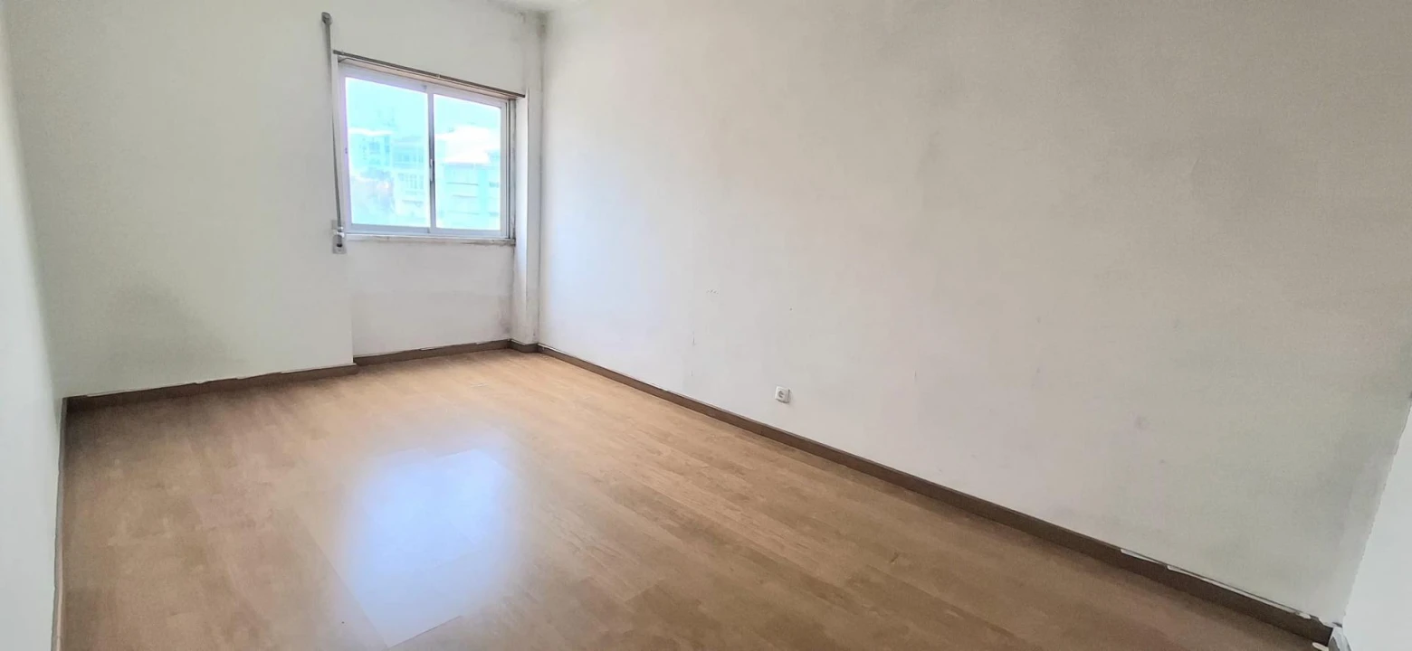 Apartamento T3 para Venda em Agualva e Mira-Sintra Foto 8