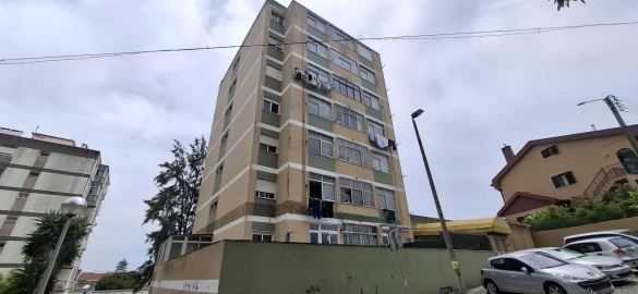 Apartamento T3 para Venda em Agualva e Mira-Sintra