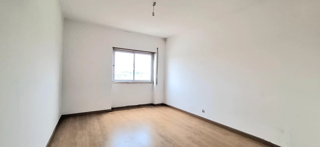 Apartamento T3 para Venda em Agualva e Mira-Sintra Foto 12