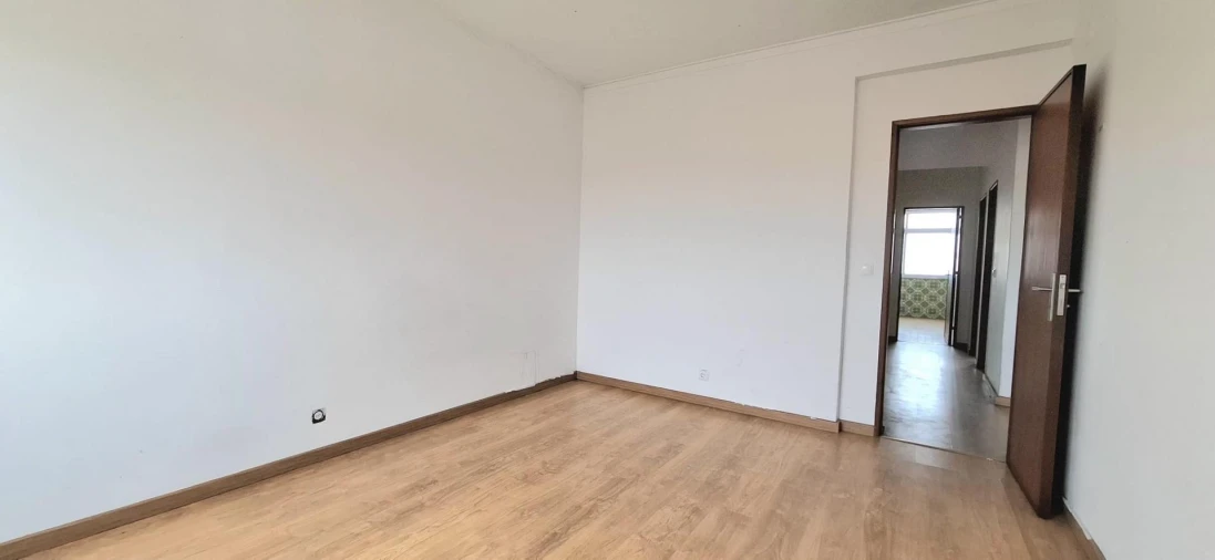 Apartamento T3 para Venda em Agualva e Mira-Sintra Foto 7