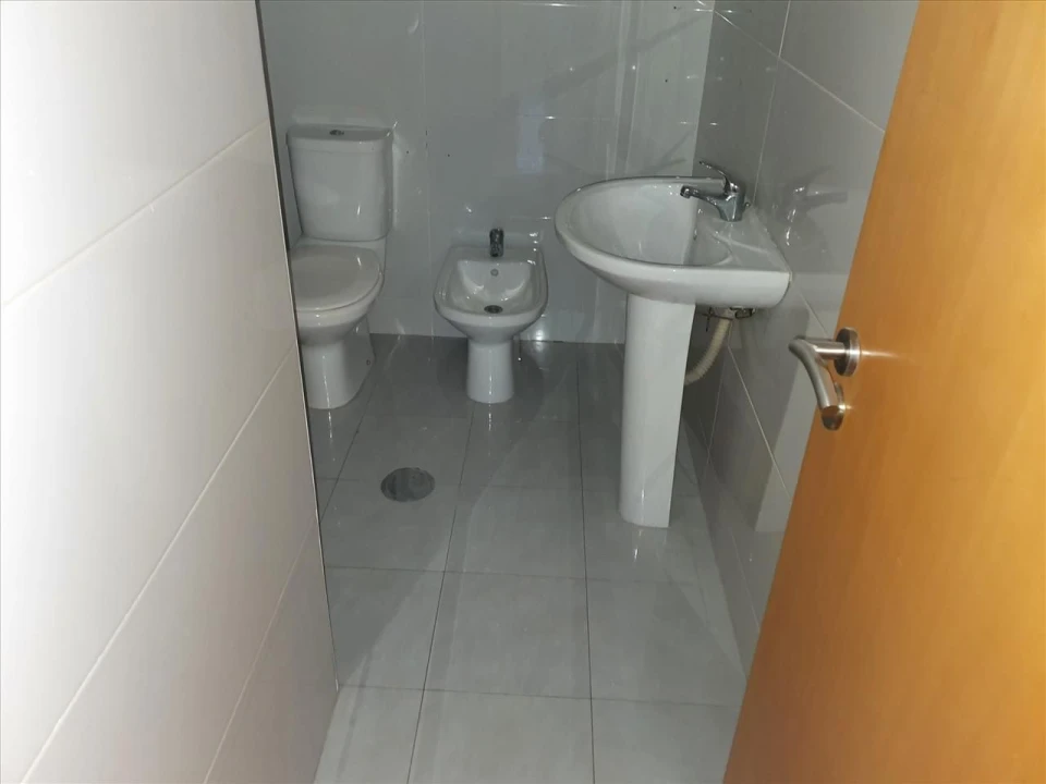 Apartamento T2 para Venda em Canelas Foto 11