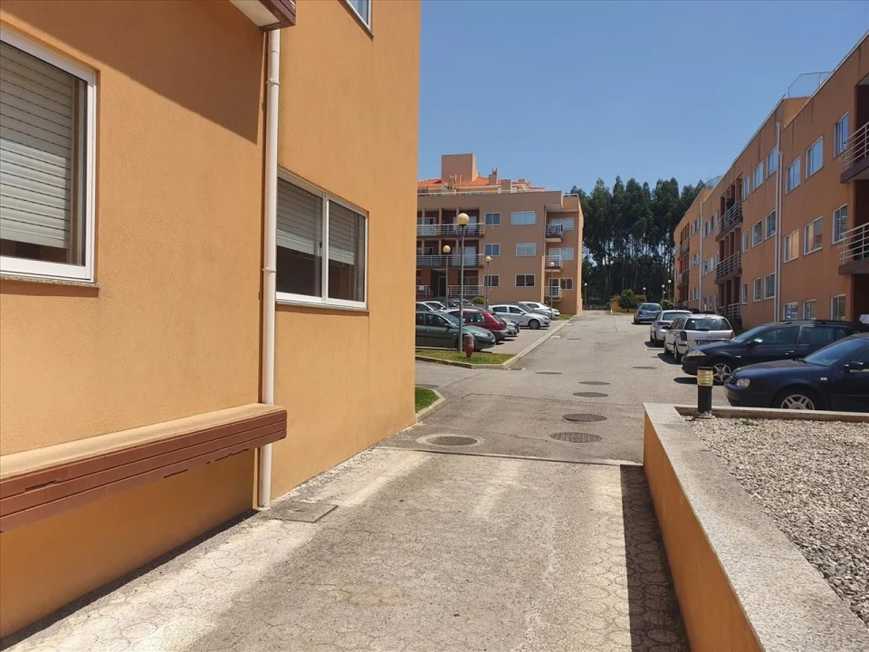 Apartamento T2 para Venda em Canelas Foto 13