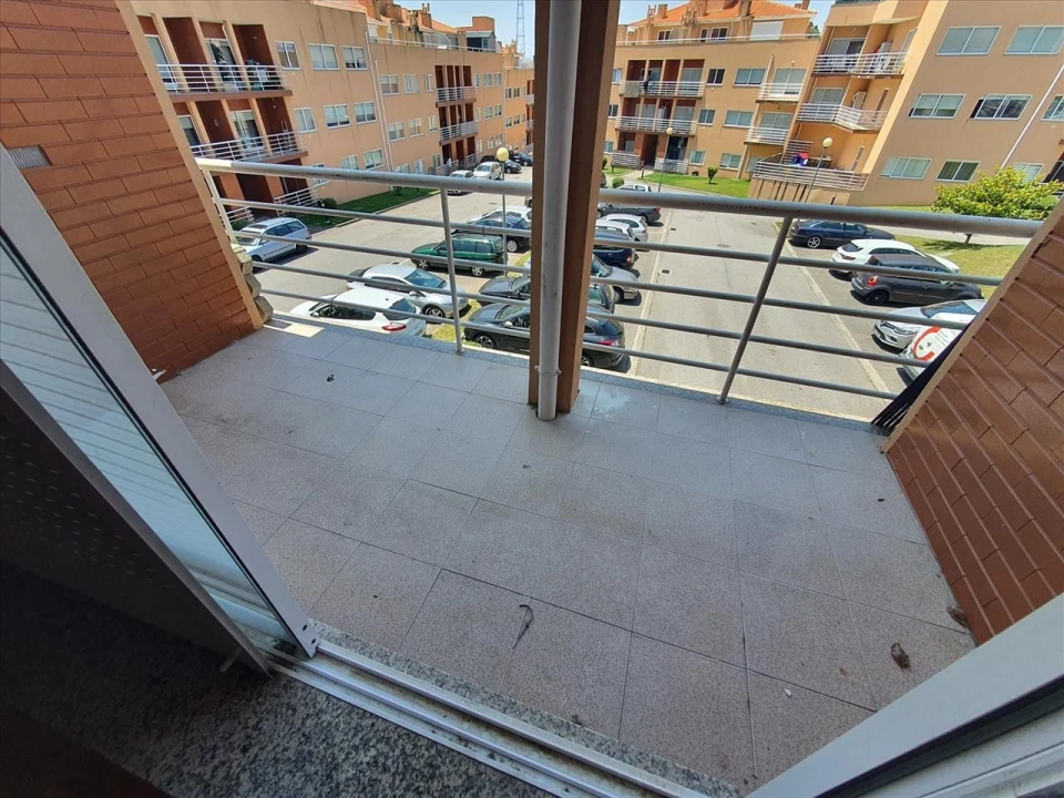 Apartamento T2 para Venda em Canelas Foto 4