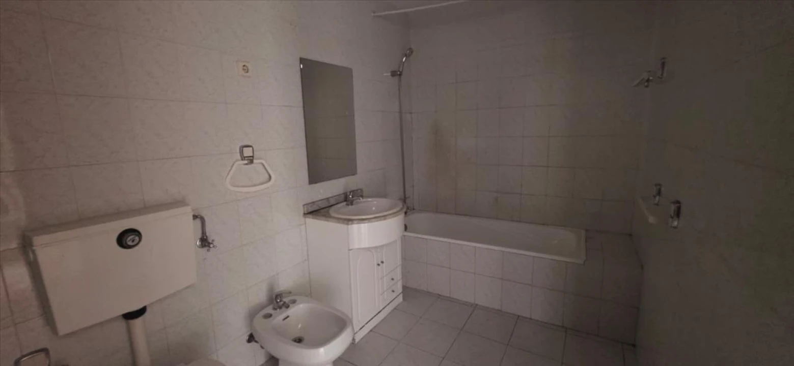 Apartamento T3 para Venda em Caldelas Foto 8