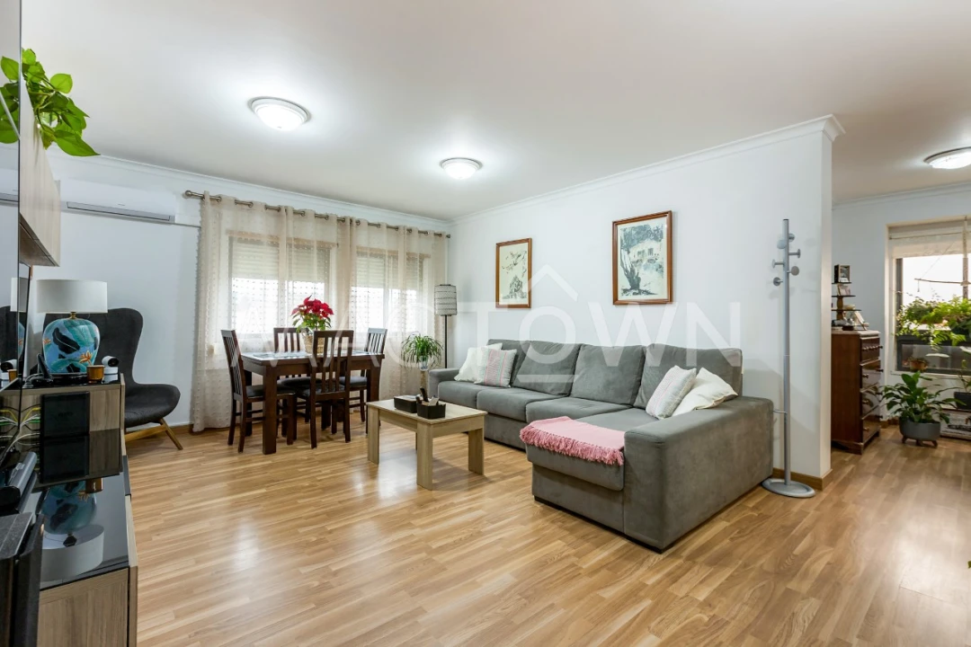 Apartamento T4 para Venda em Marvila Foto 2