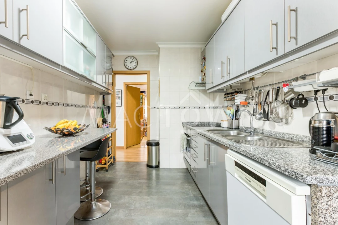 Apartamento T4 para Venda em Marvila Foto 10