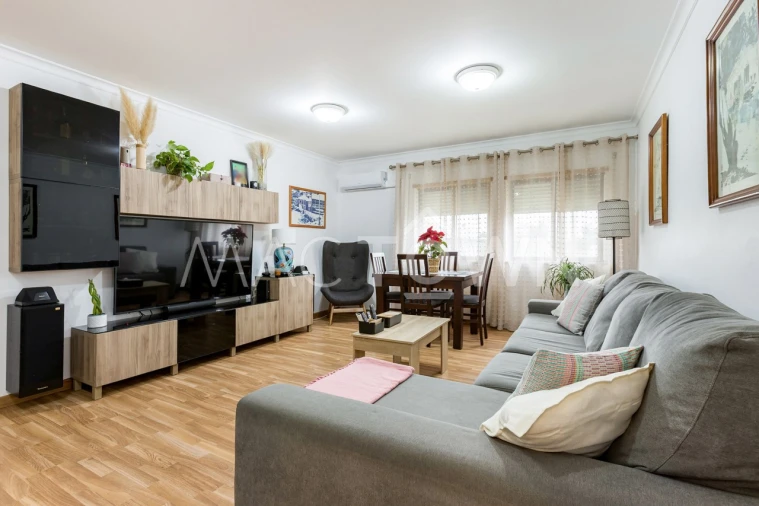 Apartamento T4 para Venda em Marvila