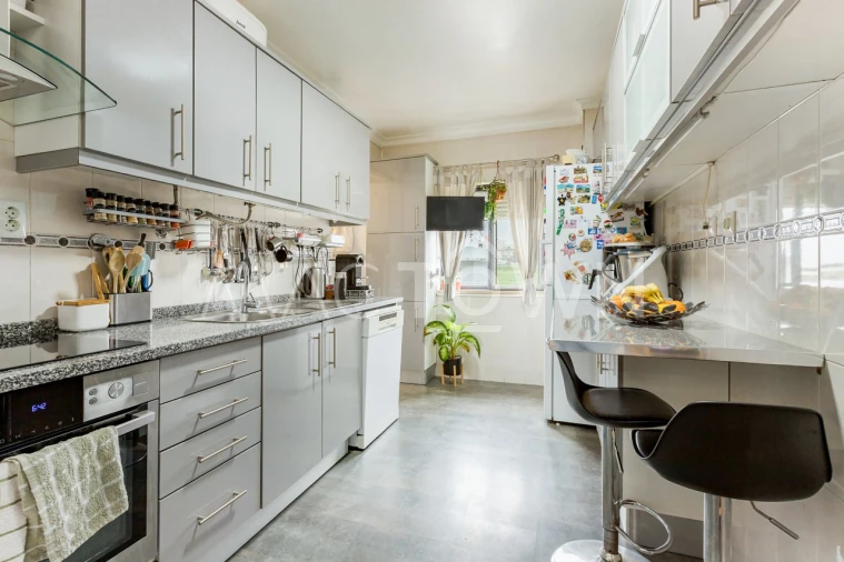 Apartamento T4 para Venda em Marvila Foto 9